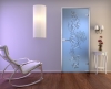 Стеклянная дверь Орхидея в интерьере